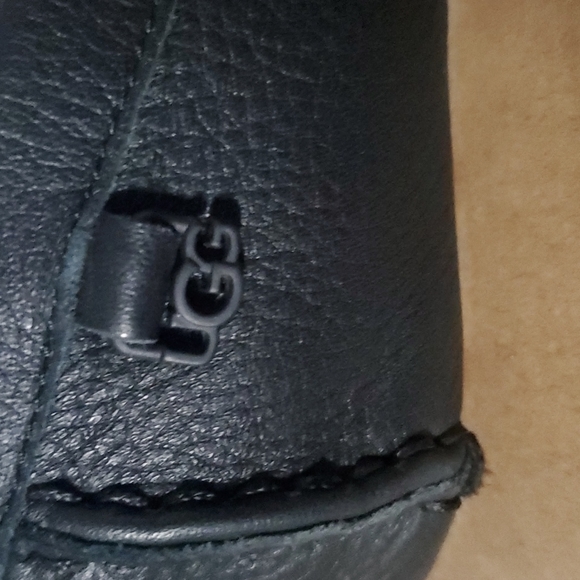UGG Loafer - Picture 4 of 6
